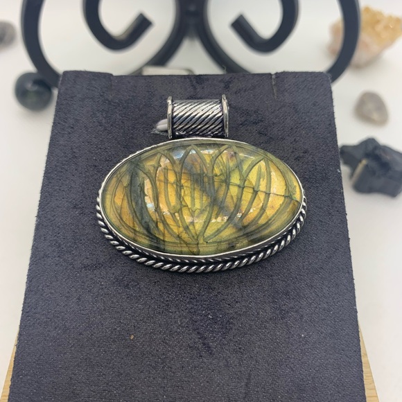 Etched Labradorite Flame Design Pendant! .925 Sterling Silver Overlay! Handmade! - Picture 1 of 15